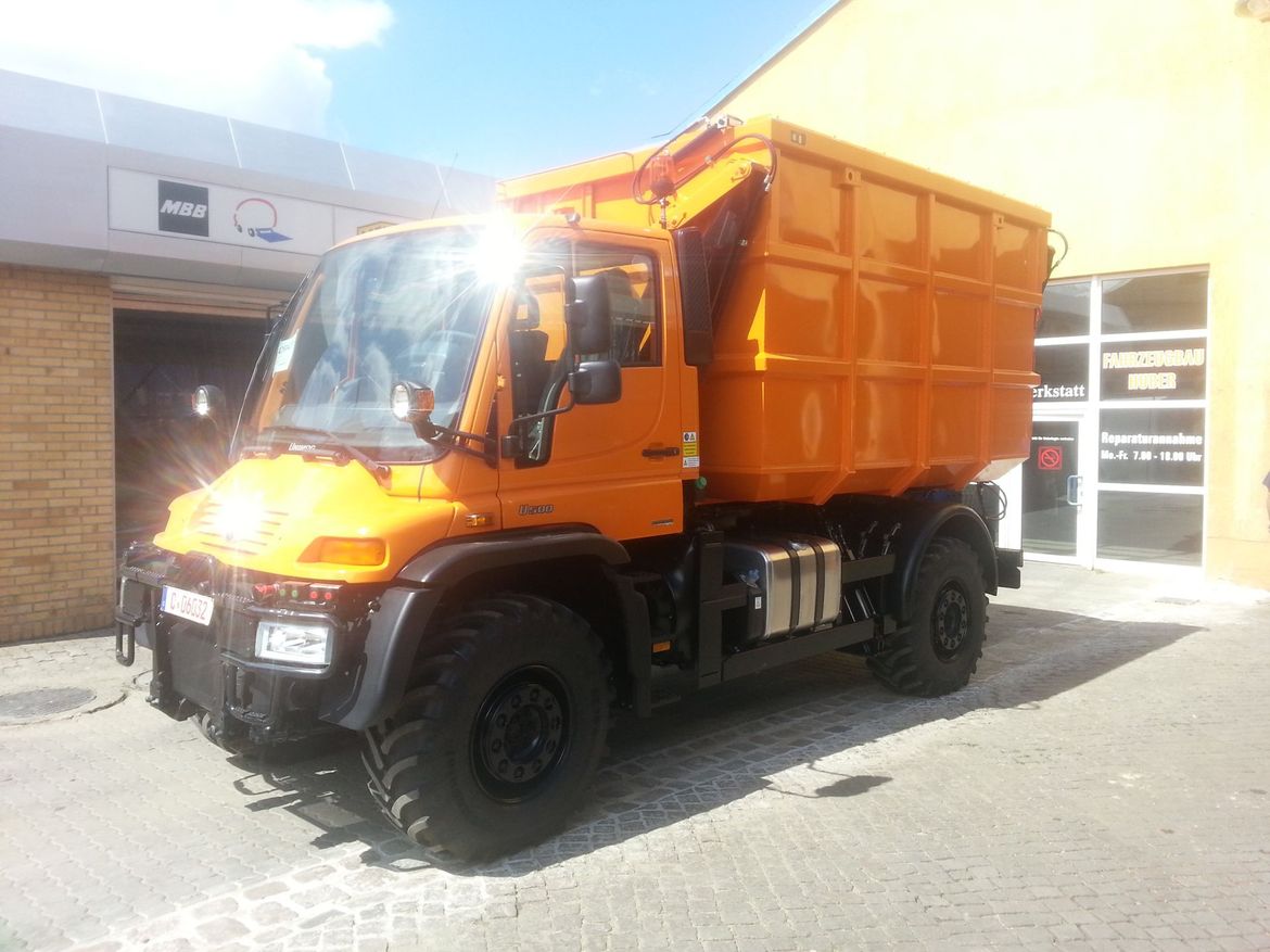 UNIMOG Hochkipper für Garten- und Landschaftsbau
