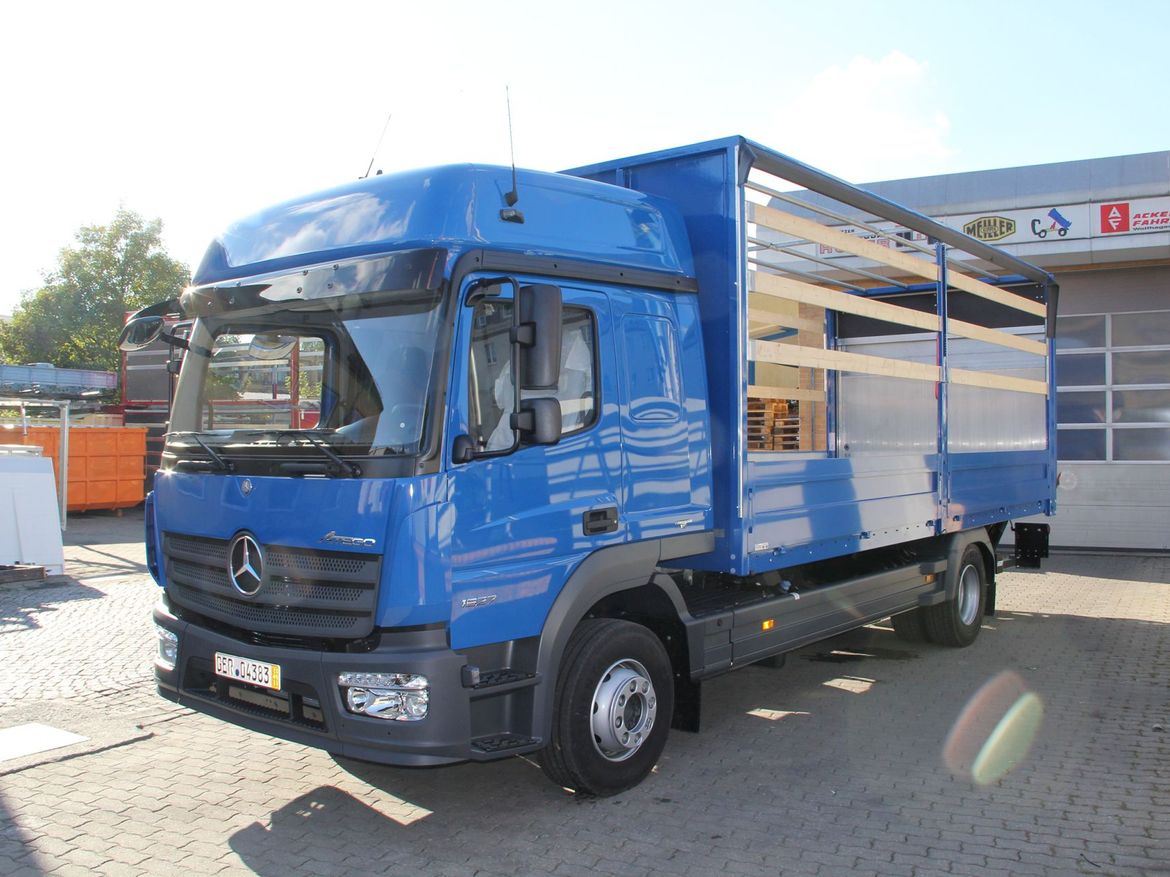 MB Pritsche mit Ladebordwand für Stückguttransporte