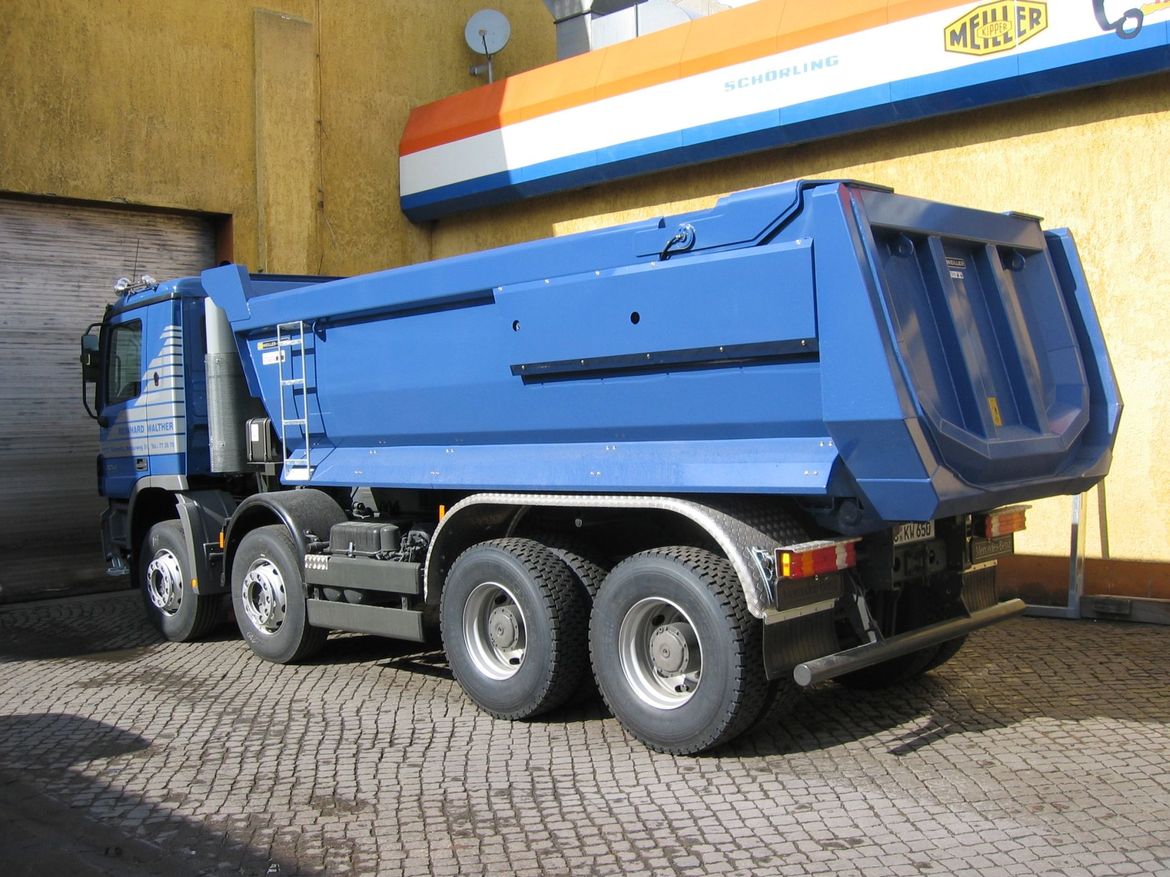 MB Halfpipe-Hinterkipper für Schüttguttransporte