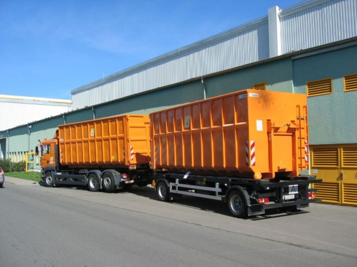 MAN Abrollkipper mit Abrollcontaineranhänger für Abrollcontainertransporte