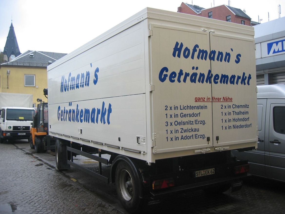 Sonstige Anhänger mit Getränkekofferaufbau für Getränketransporte