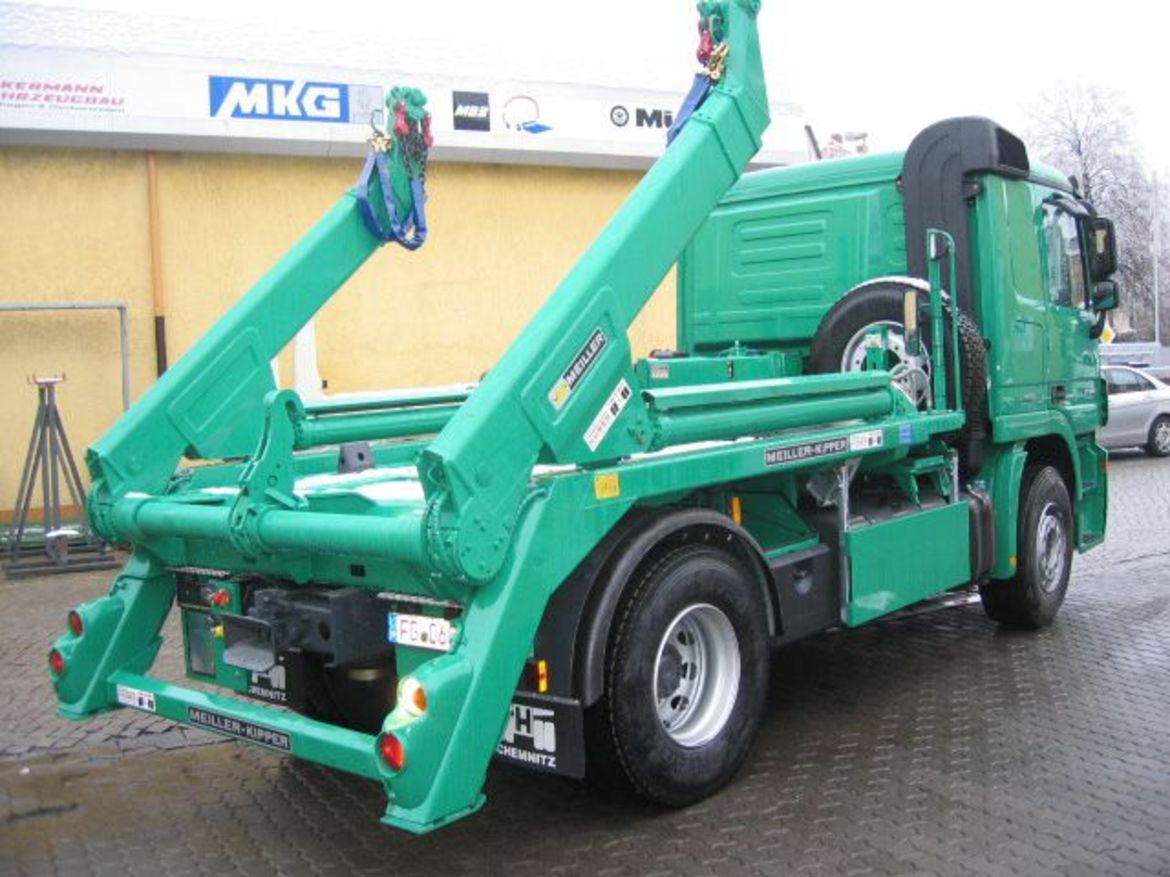 MB Absetzkipper für Absetzcontainertransporte