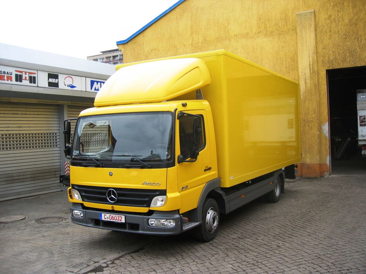 MB Koffer mit Ladebordwand für Stückguttransporte