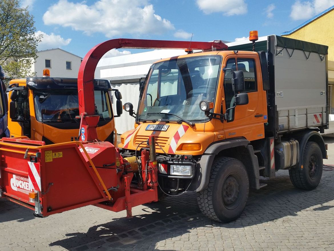 UNIMOG Hochkipper für Garten- und Landschaftsbau