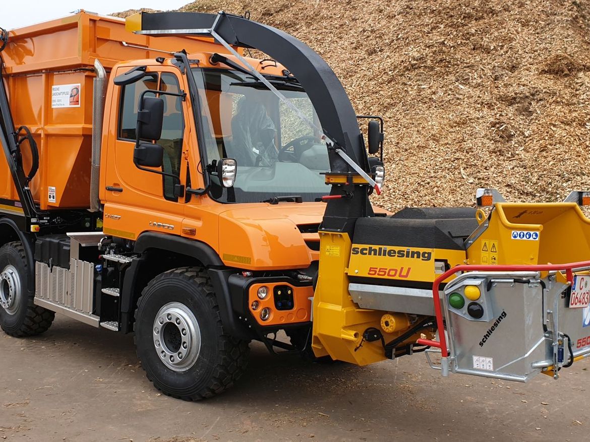 UNIMOG Hochkipper für Garten- und Landschaftsbau