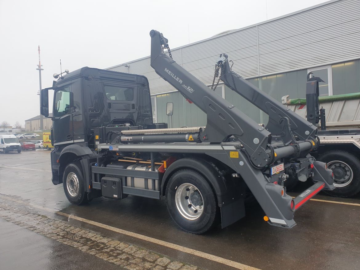 MB Absetzkipper für Absetzcontainertransporte