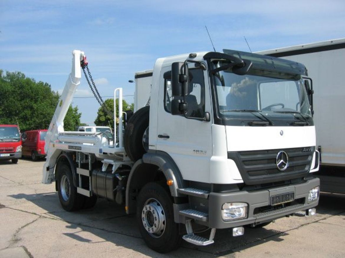 MB Absetzkipper für Absetzcontainertransporte