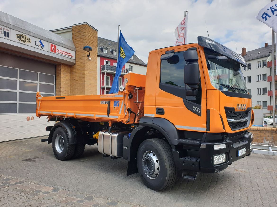 IVECO Dreiseitenkipper für Schütt- und Stückguttransporte