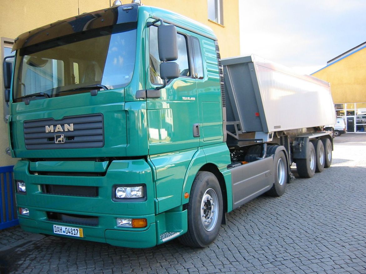 MEILLER Hinterkippsattelauflieger für Schüttguttransporte