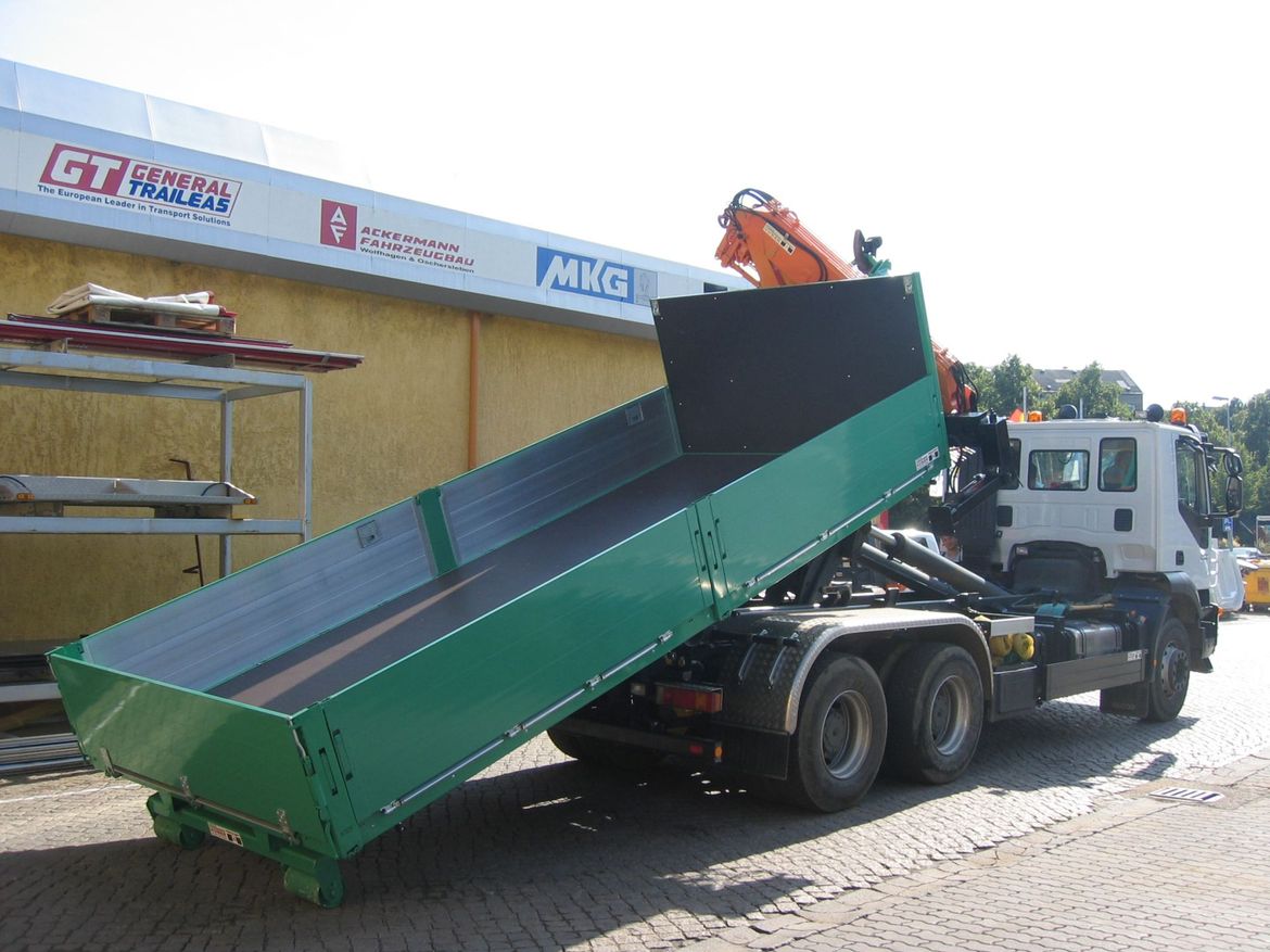 IVECO Abrollkipper für Abrollcontainertransporte