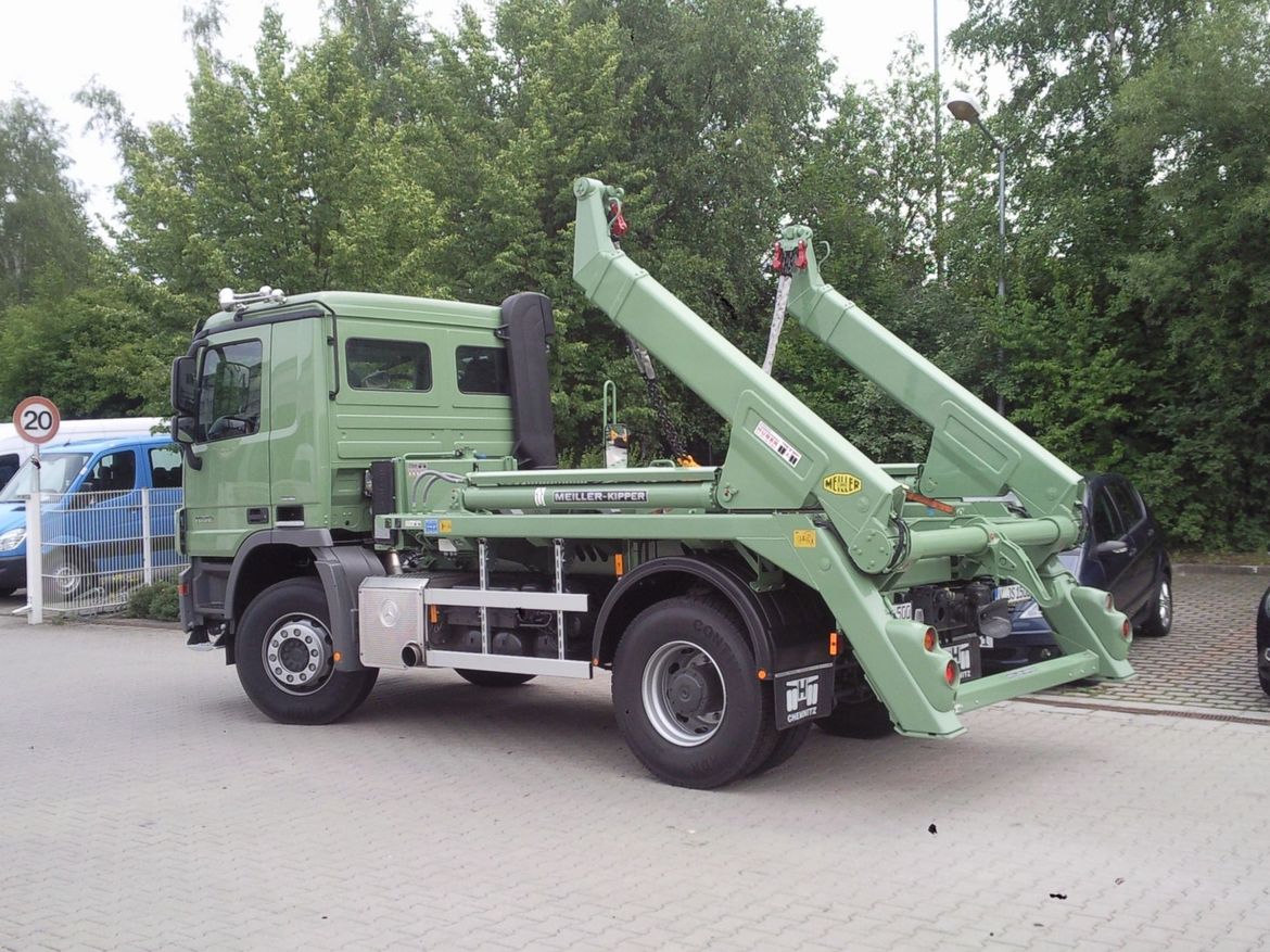 MB Absetzkipper für Absetzcontainertransporte
