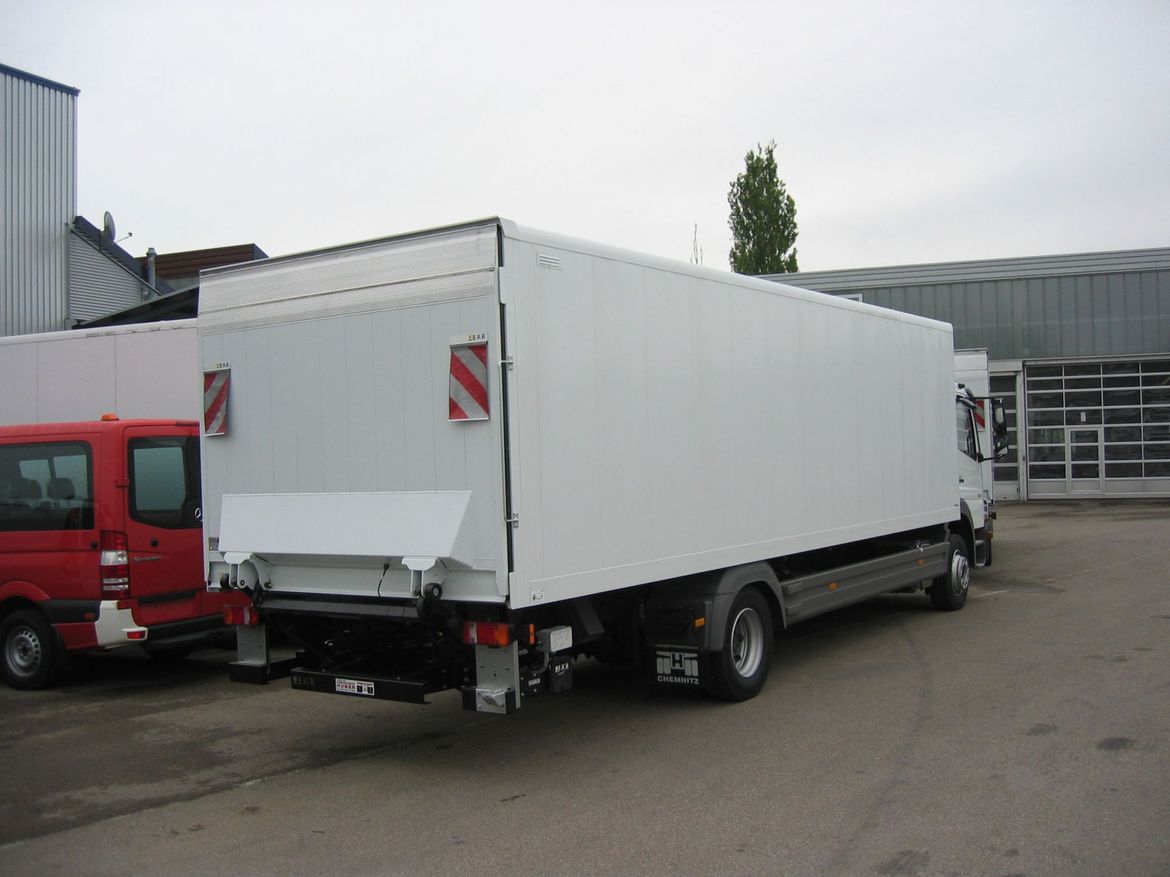 MB Koffer mit Ladebordwand für Stückguttransporte