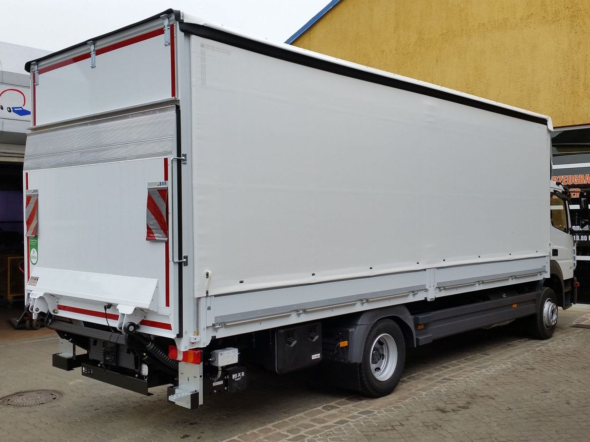 MB Pritsche mit Ladebordwand für Stückguttransporte