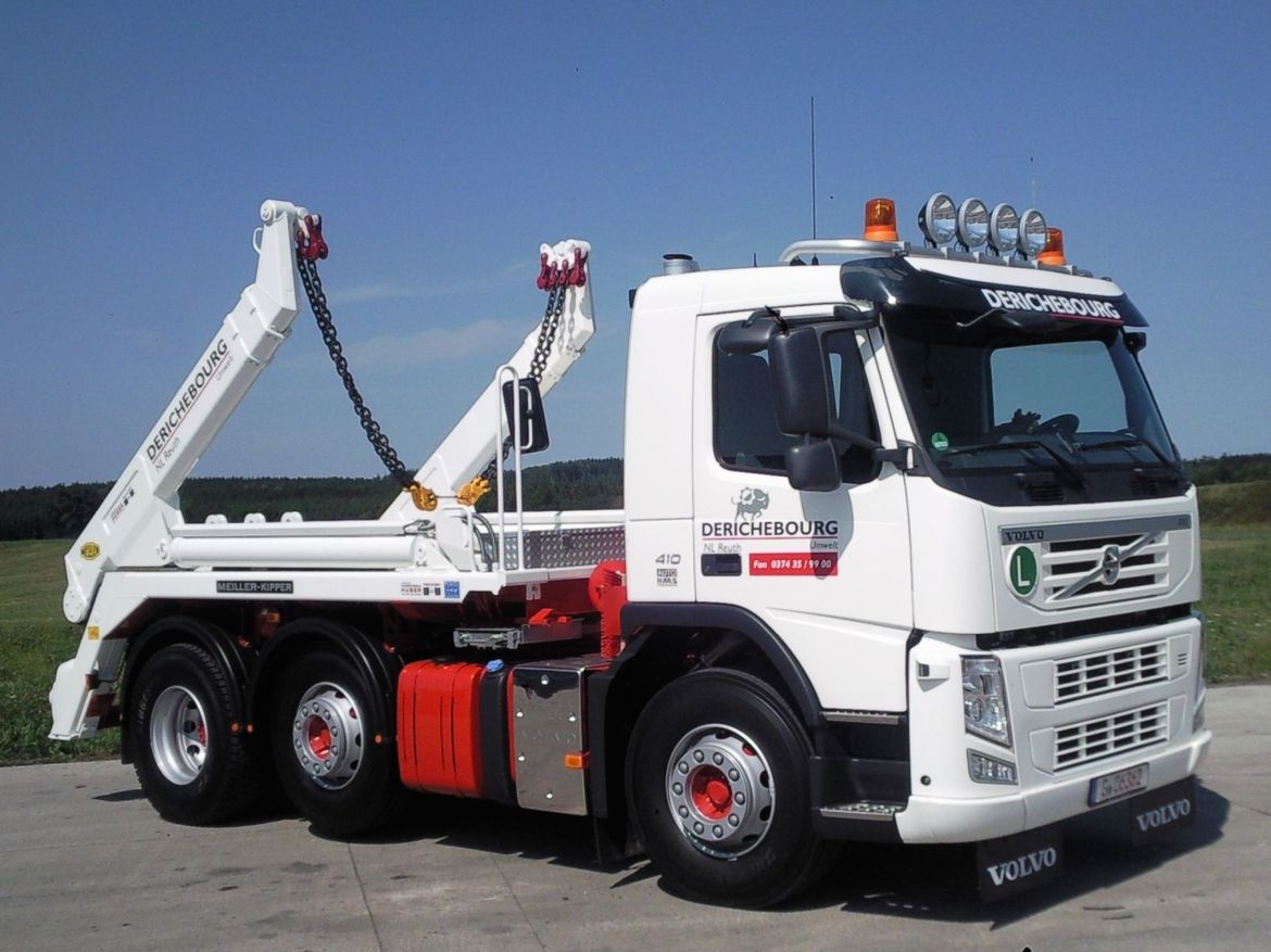 VOLVO Absetzkipper für Absetzcontainertransporte