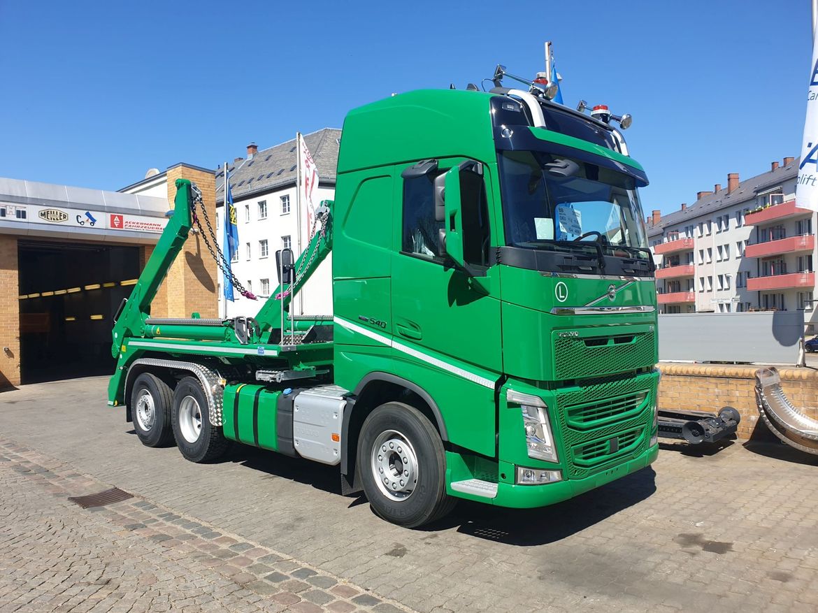 VOLVO Absetzkipper für Containertransporte