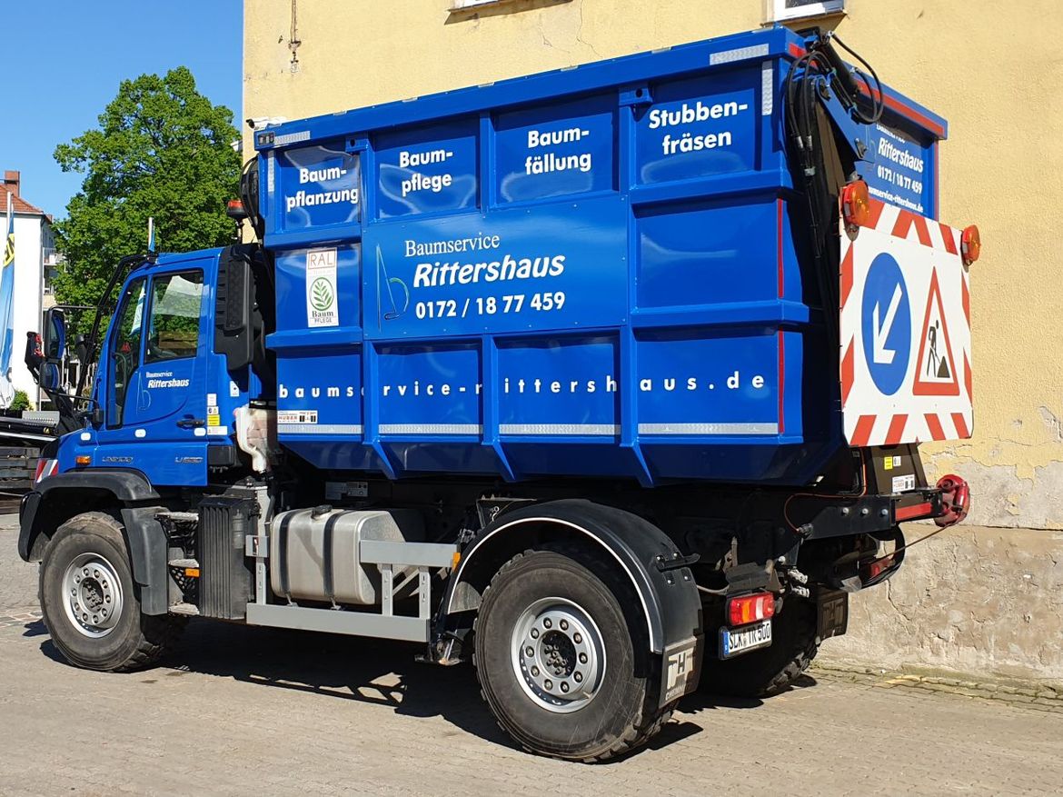 UNIMOG Hochkipper für Garten- und Landschaftsbau