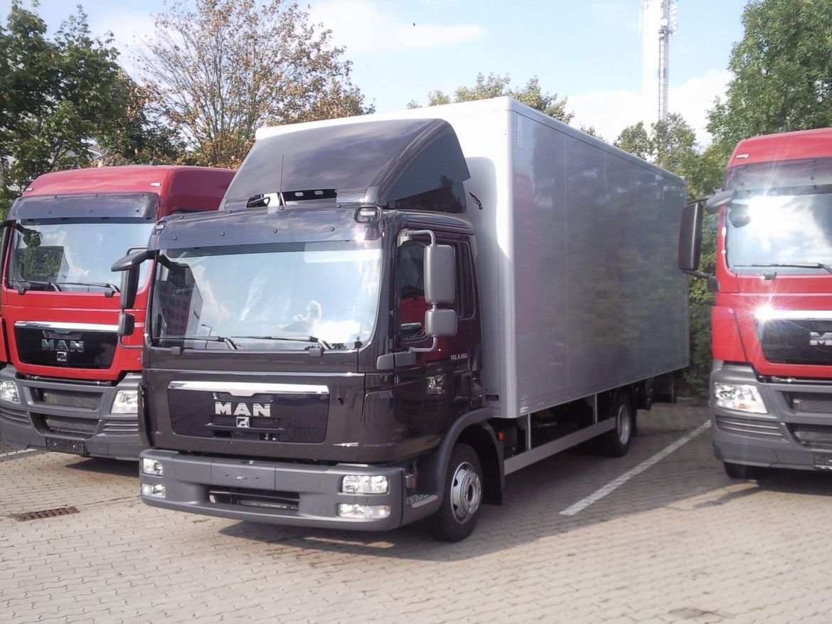 MAN Koffer mit Ladebordwand für Stückguttransporte