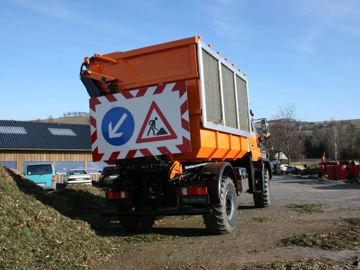UNIMOG Hochkipper für Schüttguttransporte