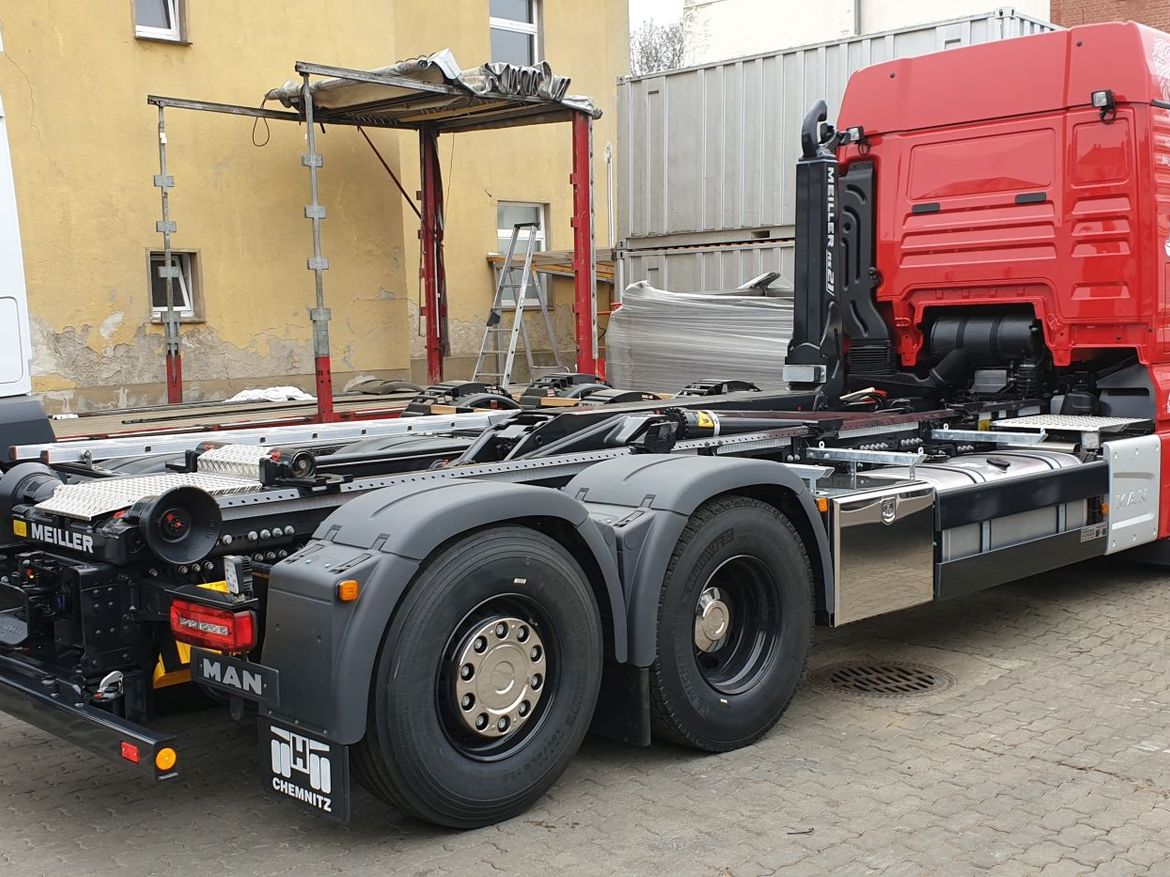 MAN Abrollkipper für Containertransporte