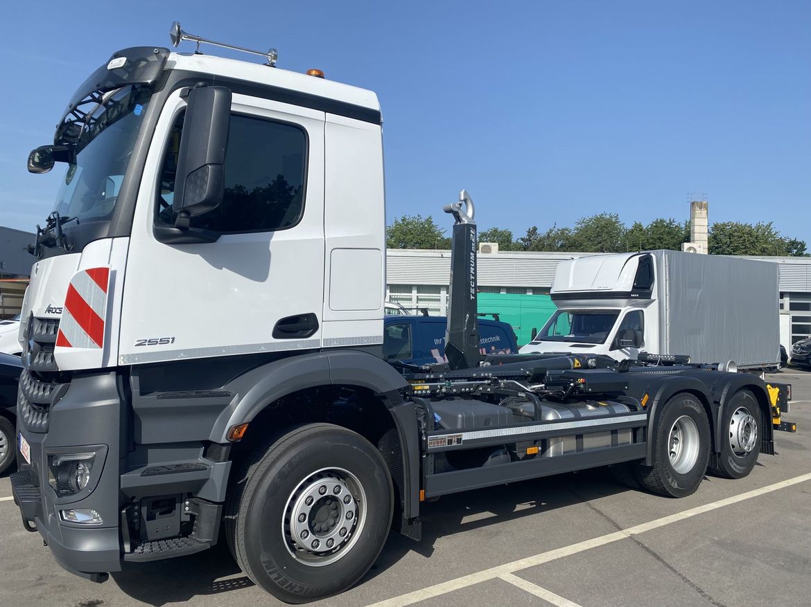 MB Absetz- und Abrollkipper für Containertransporte