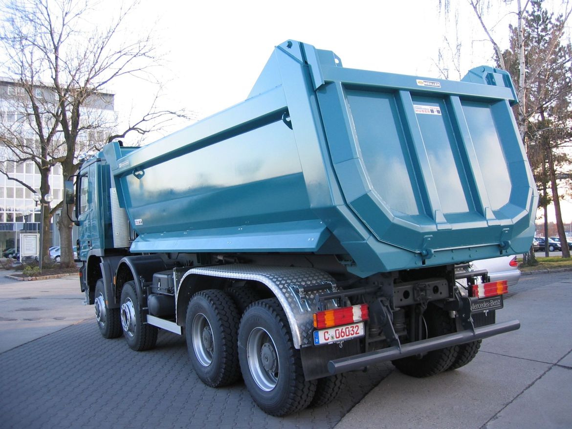 MB Halfpipe-Hinterkipper für Schüttguttransporte