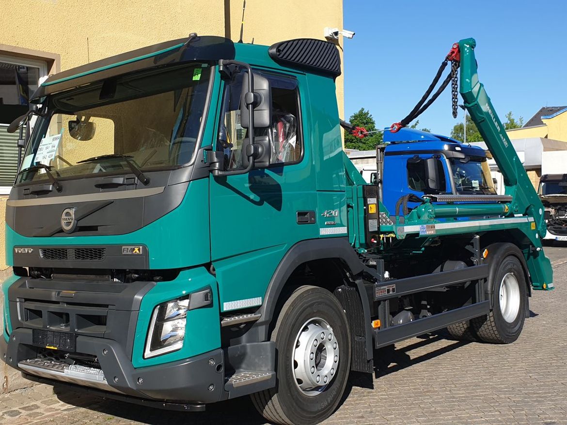 VOLVO Absetzkipper für Containertransporte
