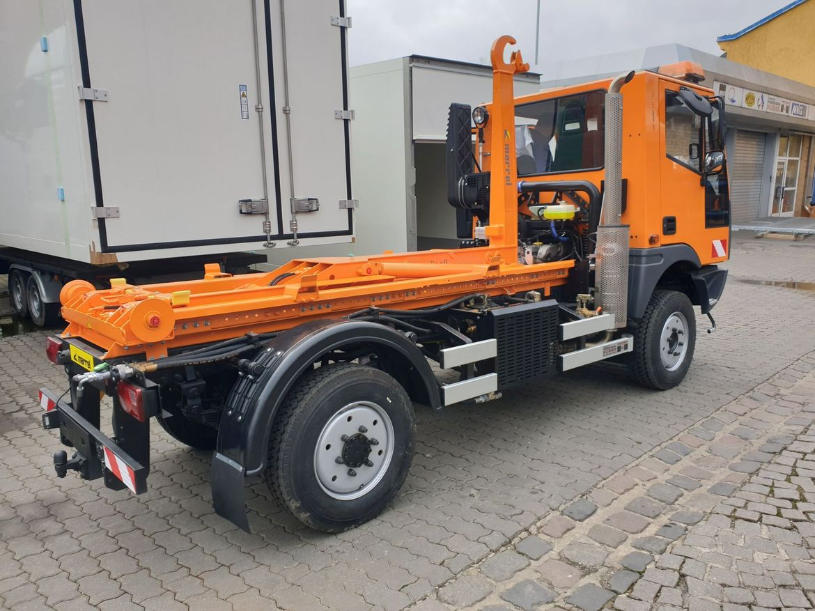 AEBI Abrollkipper für Containertransporte