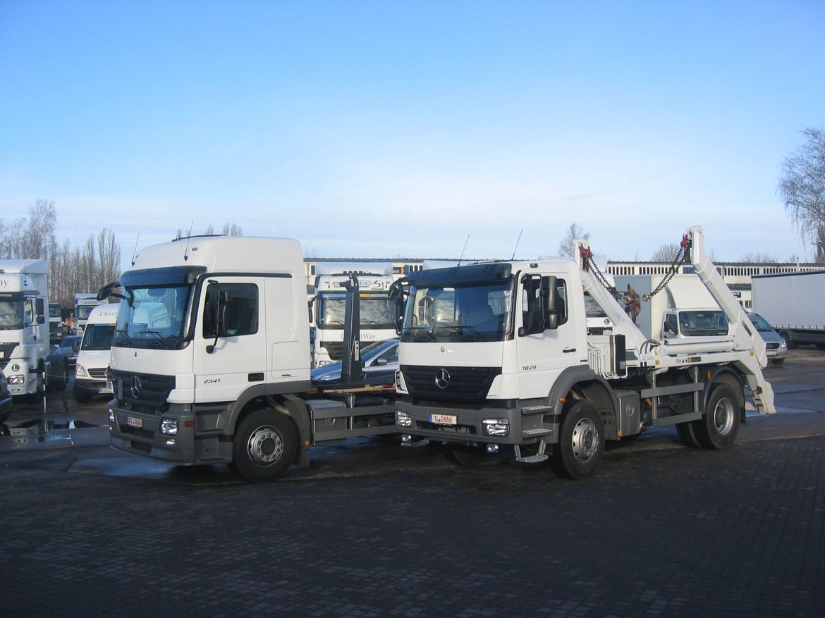 MB Absetzkipper für Absetzcontainertransporte