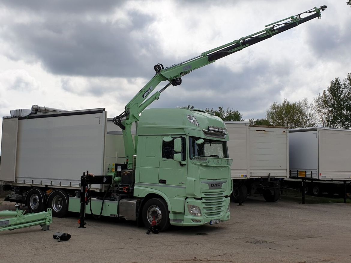 DAF Pritsche mit Ladekran für Stückguttransporte