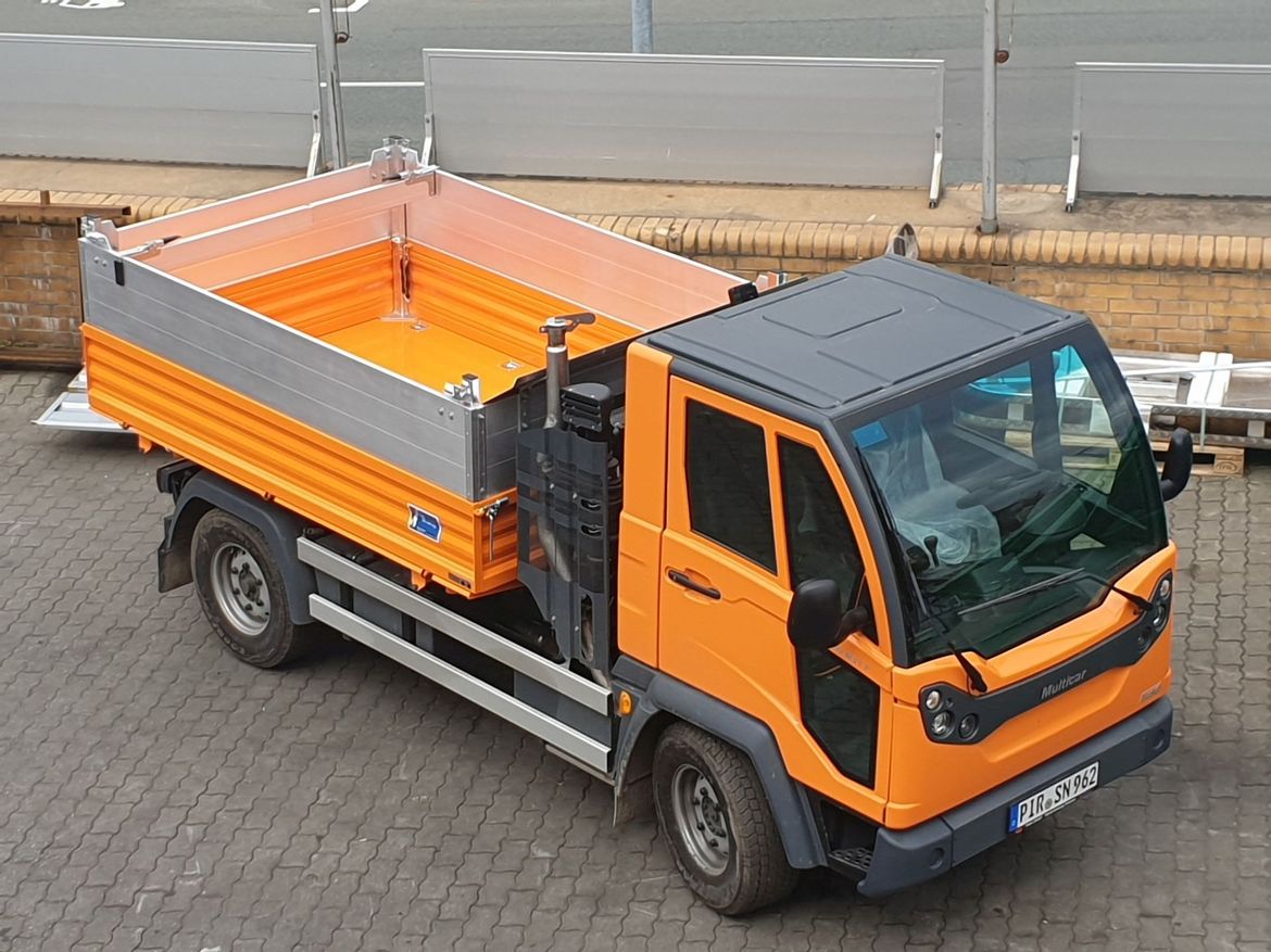 MULTICAR Dreiseitenkipper für Schütt- und Stückguttransporte