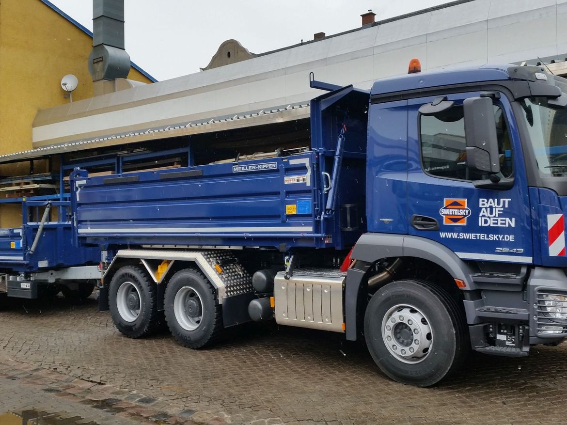MB Dreiseitenkipper für Schütt- und Stückguttransporte in Containerbreite