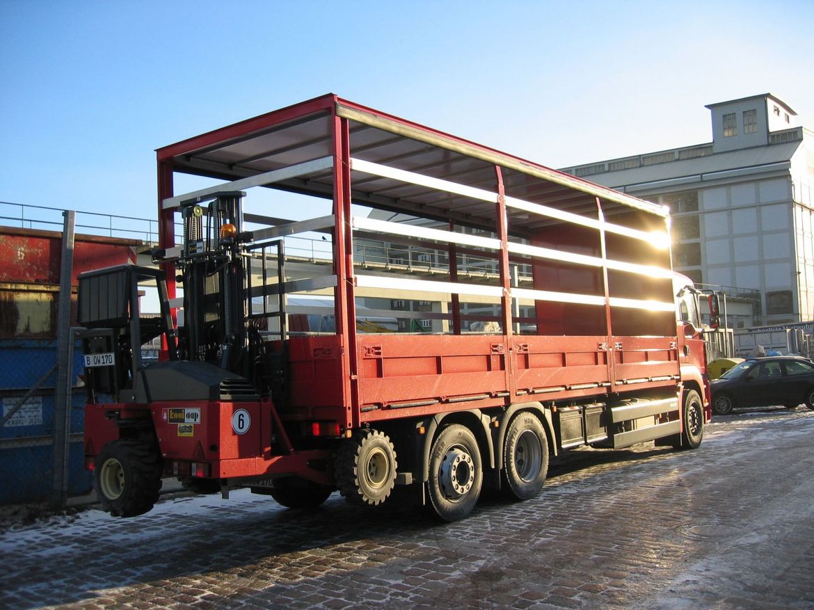 MAN Pritsche mit Mitnahmestapler für Stückguttransporte