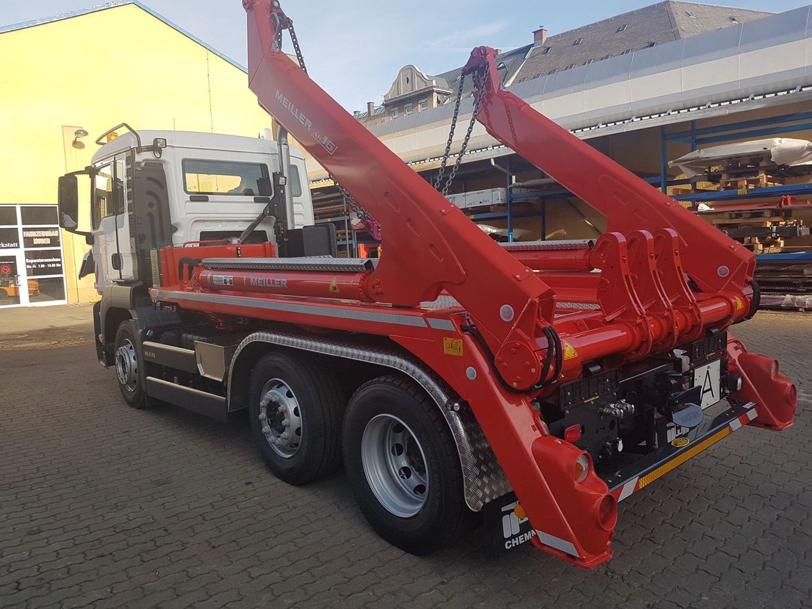 MAN Absetzkipper für Absetzcontainertransporte