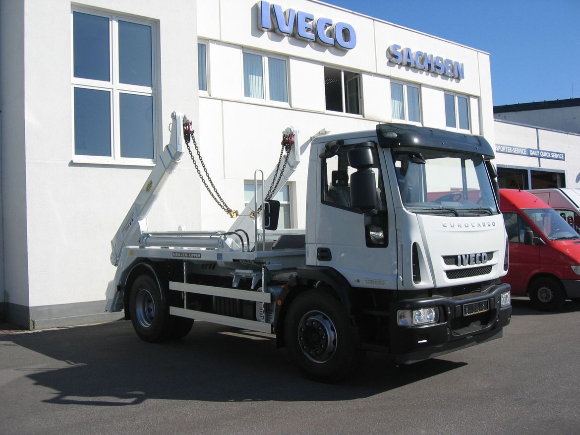IVECO Absetzkipper für Absetzcontainertransporte