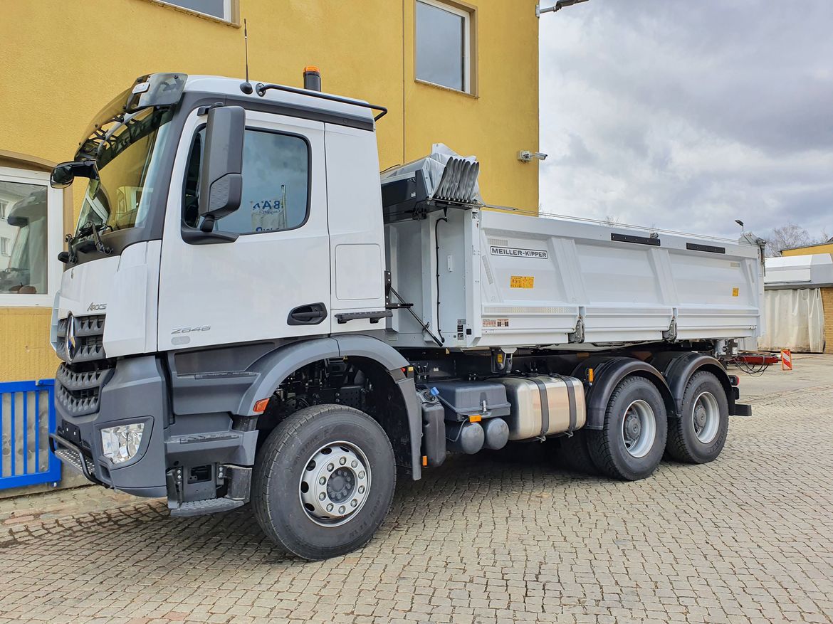MB Dreiseitenkipper für Schüttguttransporte
