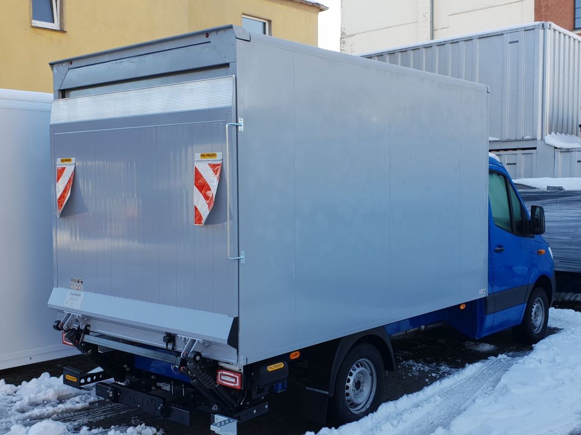 MB Koffer mit Ladebordwand für Stückguttransporte